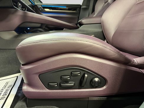 Used 2024 Porsche Macan 4 Electric image 39