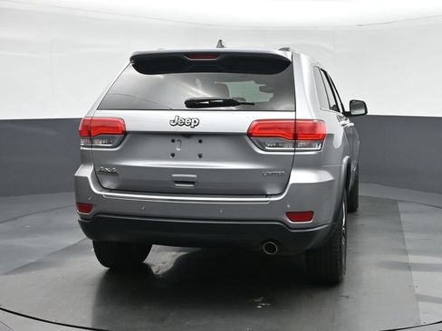 Used 2017 Jeep Grand Cherokee Limited AWD/4WD image 6