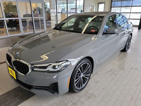 Used 2022 BMW 530i xDrive w/ Convenience Package image 1