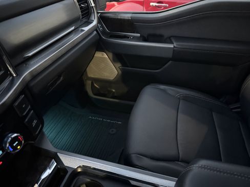 Used 2024 Ford F250 Lariat image 12