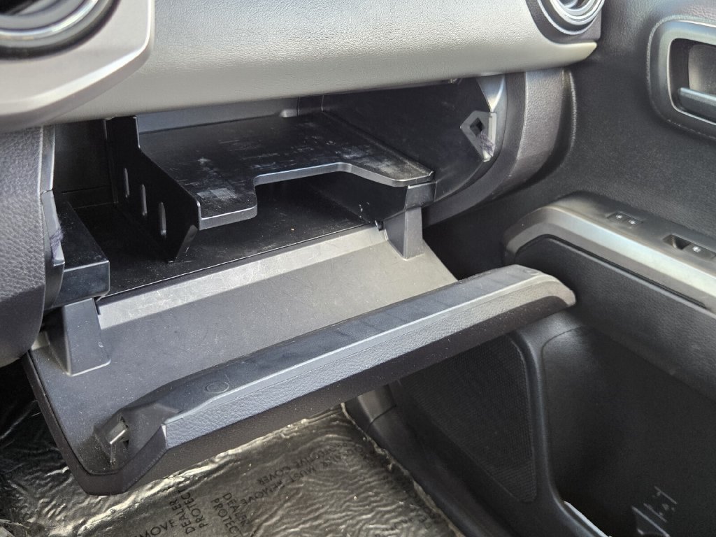 Used 2017 Toyota Tacoma SR5 w/ Tow Package RWD image 20