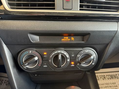Used 2014 MAZDA MAZDA3 i Touring FWD image 17