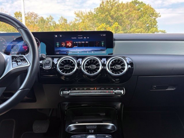 Used 2025 Mercedes-Benz CLA 250 image 17