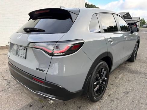 Used 2025 Honda HR-V Sport image 2