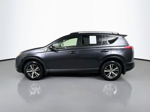 Used 2018 Toyota RAV4 XLE AWD/4WD image 9