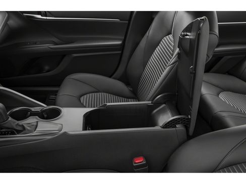 Used 2022 Toyota Camry SE w/ Convenience Package FWD image 9