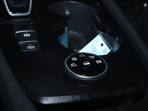 Certified 2025 Nissan Rogue SV image 26