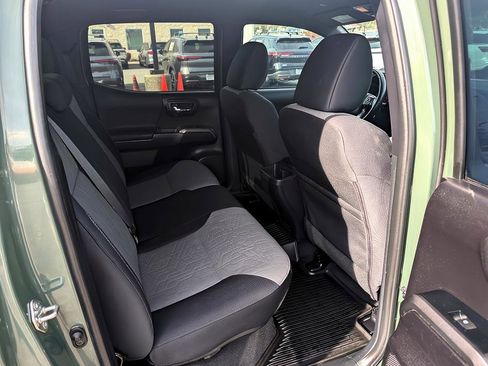 Used 2021 Toyota Tacoma TRD Off-Road image 13
