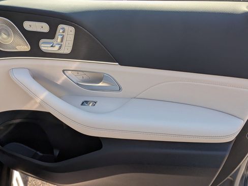 Certified 2025 Mercedes-Benz GLE 450e 4MATIC image 39