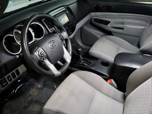 Used 2015 Toyota Tacoma PreRunner w/ Convenience Package image 10