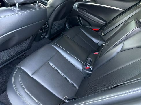 Used 2023 Genesis G70 2.0T RWD image 13