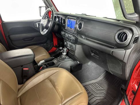 Used 2021 Jeep Wrangler Unlimited Sahara w/ Cold Weather Group image 28