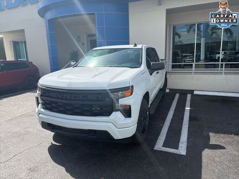 Used 2022 Chevrolet Silverado 1500 Custom image 1