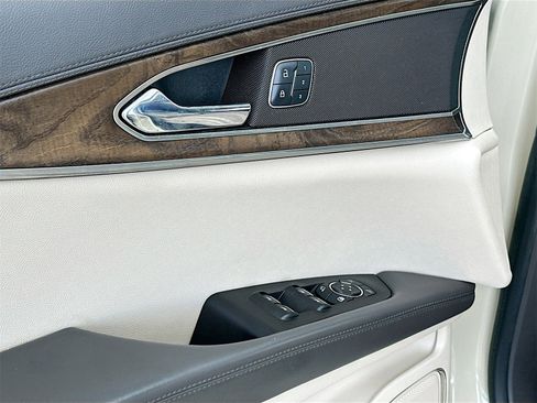 Used 2016 Lincoln MKX Reserve w/ Technology Package image 18