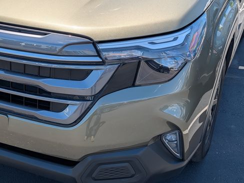 Certified 2025 Subaru Forester Premium AWD/4WD image 16