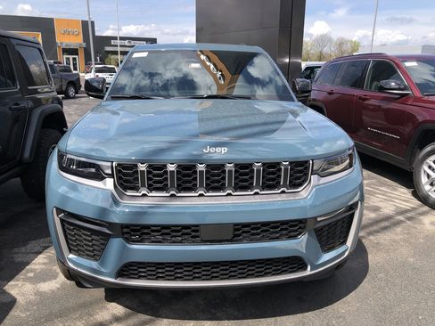 New 2026 Jeep Grand Cherokee Limited image 8