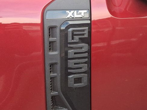 New 2026 Ford F250 XLT w/ XLT Premium Package AWD/4WD image 10
