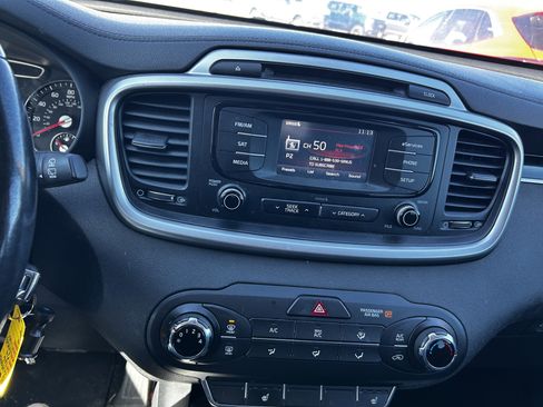 Used 2016 Kia Sorento LX w/ LX Convenience Package image 15