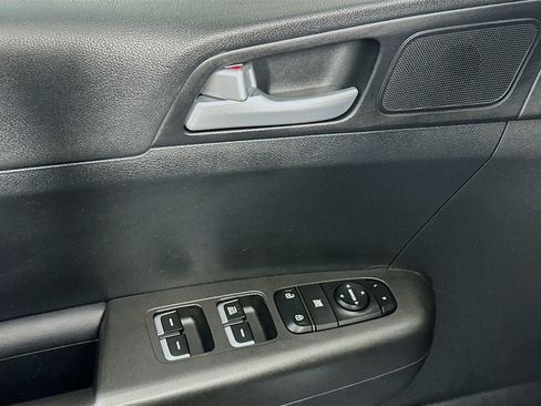 Used 2021 Kia Sportage LX FWD image 15
