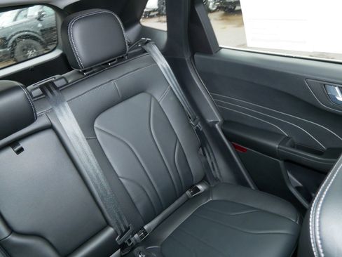 Used 2025 Ford Escape SE w/ PHEV Premium Package image 14