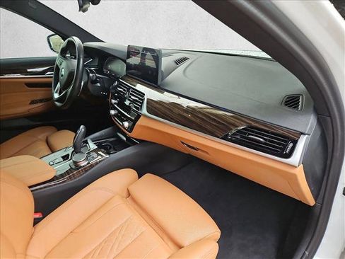 Used 2023 BMW 540i w/ Premium Package RWD image 21