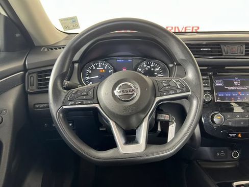 Used 2020 Nissan Rogue S FWD image 15