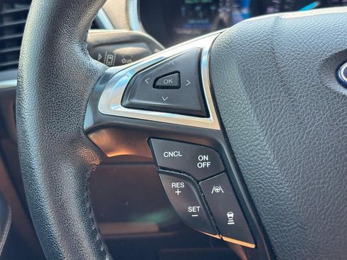 Used 2020 Ford Edge Titanium w/ Equipment Group 301A FWD image 19