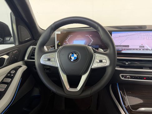 Used 2026 BMW X5 xDrive50e AWD/4WD image 15