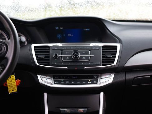 Used 2015 Honda Accord LX image 33