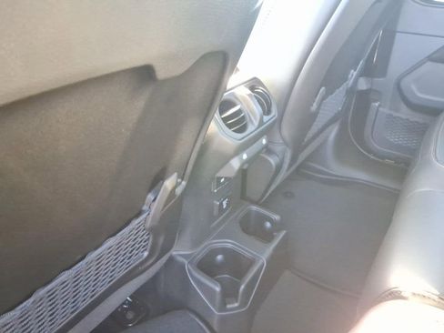 New 2026 Jeep Gladiator Sport AWD/4WD image 9