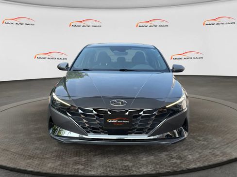 Used 2021 Hyundai Elantra SEL w/ Convenience + Premium Package FWD image 3
