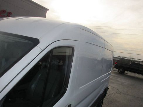 Used 2018 Ford Transit 250 148 Medium Roof RWD image 37