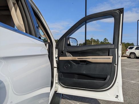 Used 2022 Ford Expedition XLT image 63