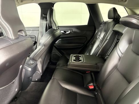 Used 2025 Volvo XC60 B5 Core AWD/4WD image 38