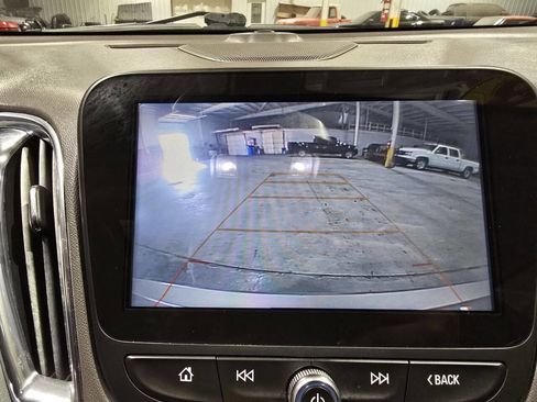 Used 2018 Chevrolet Malibu Premier w/ Premier Sun and Wheel Package image 39