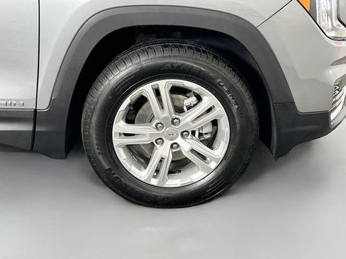 Used 2024 GMC Terrain SLE AWD/4WD image 35