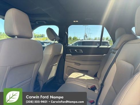 Used 2018 Ford Explorer Limited w/ Equipment Group 301A AWD/4WD image 8