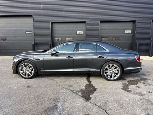 Certified 2022 Bentley Flying Spur V8 image 5