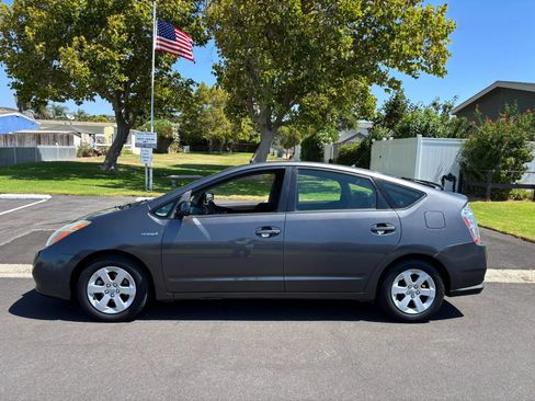 Used 2007 Toyota Prius FWD image 1
