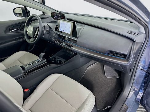 Used 2026 Toyota Prius XLE image 28