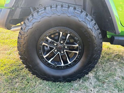 Used 2025 Jeep Wrangler Unlimited Rubicon image 9