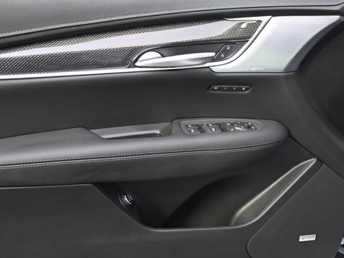 New 2025 Cadillac XT5 Sportv w/ LPO, Red Accent Package image 22