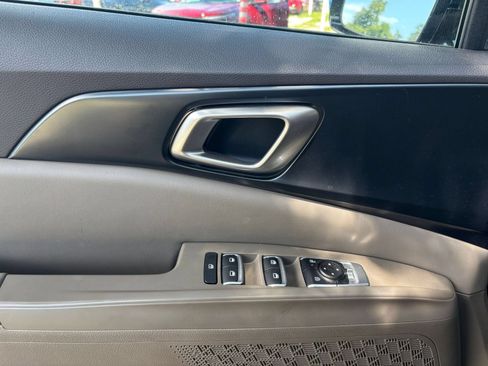 Used 2026 Kia Carnival FWD image 20