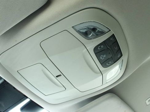 Used 2018 Chrysler Pacifica Touring-L Plus w/ Tire & Wheel Group FWD image 24