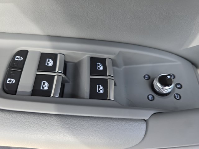 Used 2023 Audi Q5 Premium AWD/4WD image 30