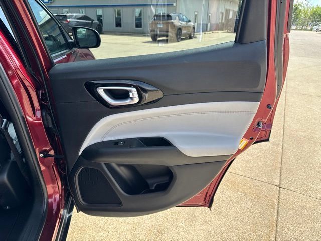 Used 2022 Jeep Compass Limited AWD/4WD image 23