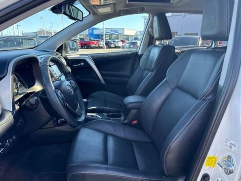 Used 2015 Toyota RAV4 Limited w/ Technology Package image 19