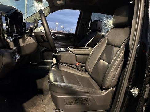 Used 2025 GMC Sierra 1500 SLT image 17