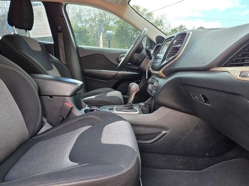 Used 2014 Jeep Cherokee Sport w/ Safety Group AWD/4WD image 14