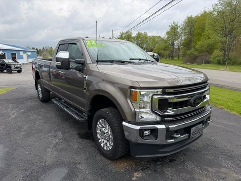 Used 2022 Ford F250 XLT w/ XLT Premium Package AWD/4WD image 3
